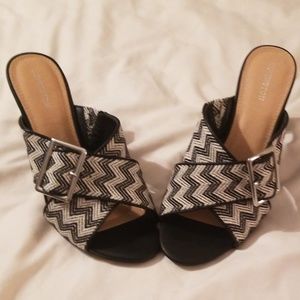 Chevron or houndstooth heels with buckle